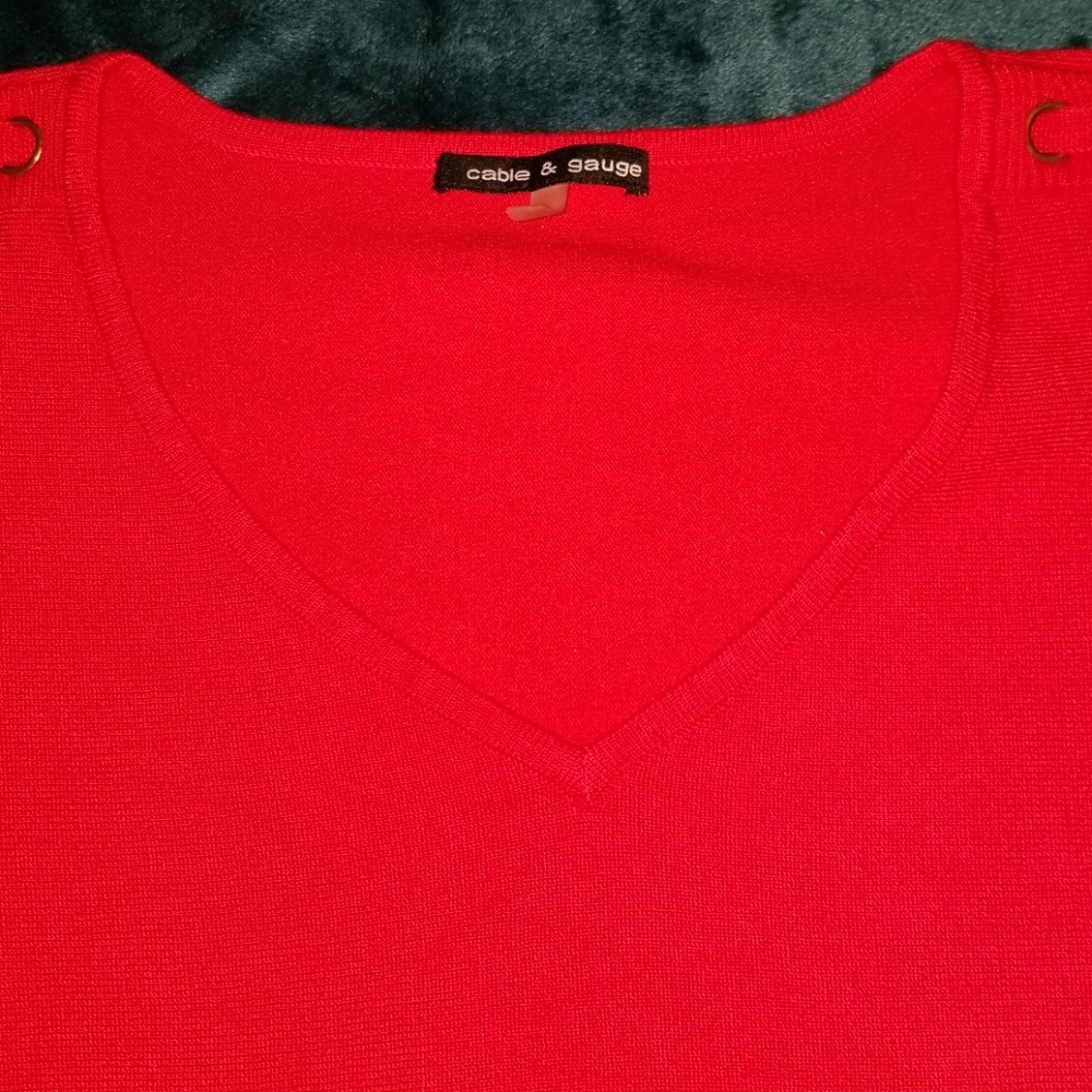 Red Top - Picture 2 of 4